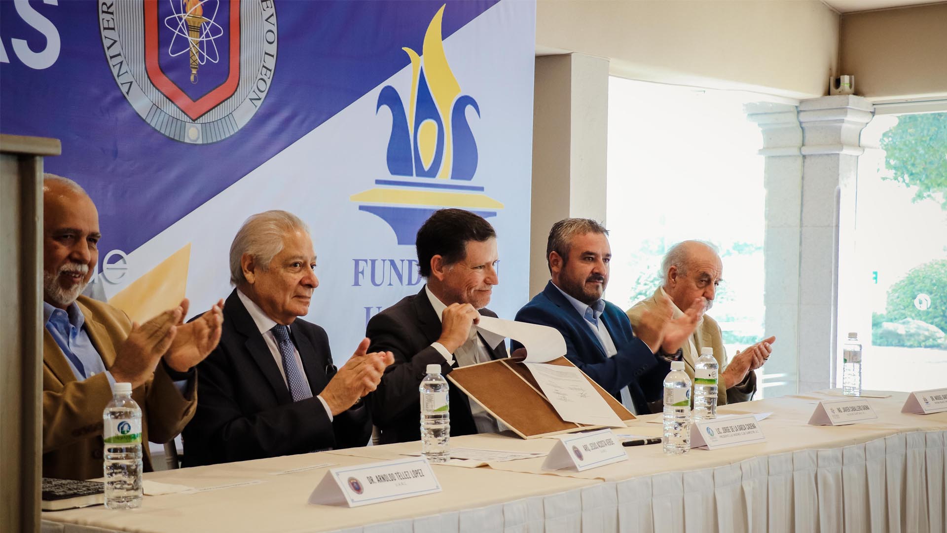 Apoyará UANL a jóvenes de Santiago, NL