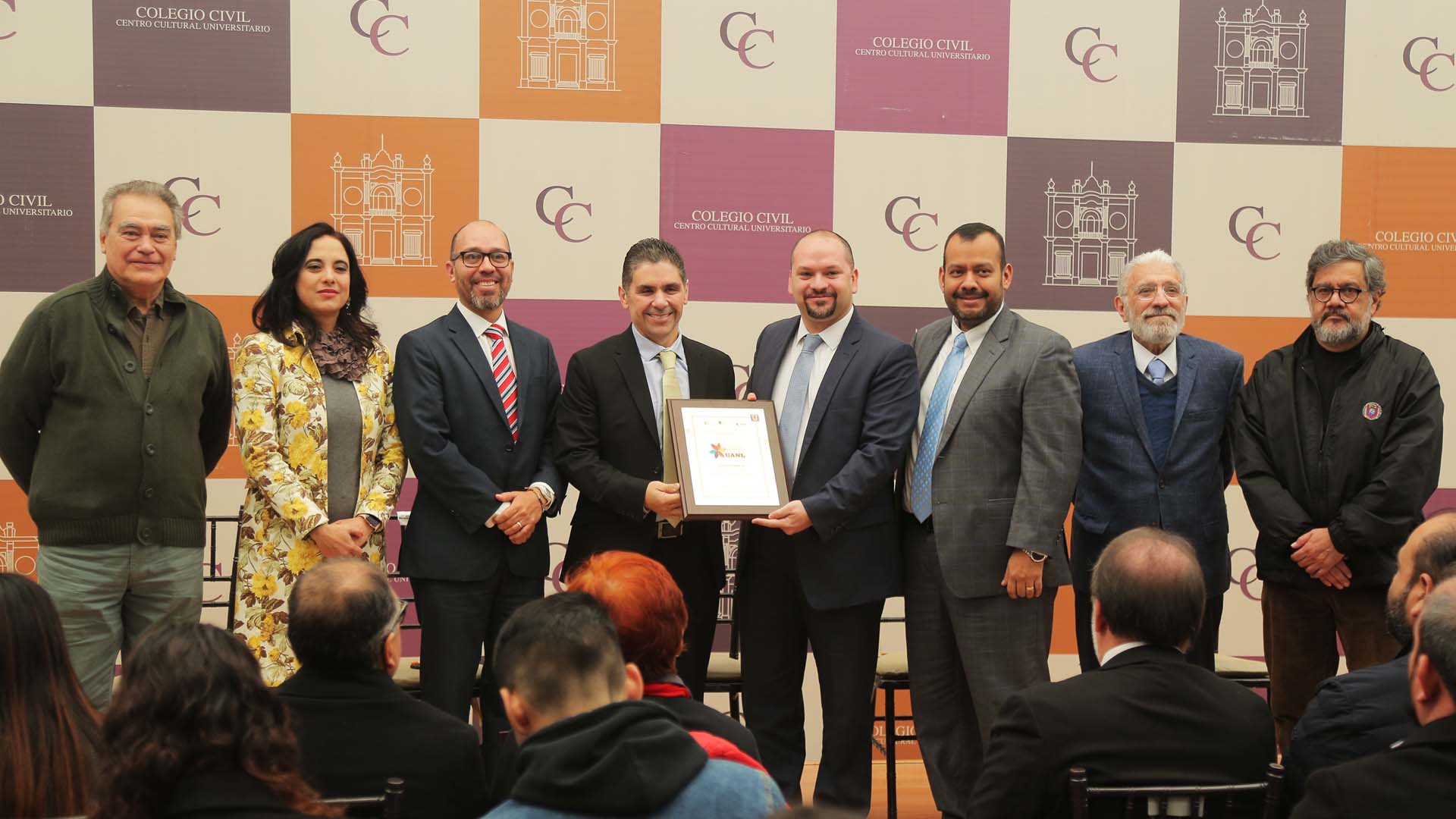 Distinguen vocación cultural en la UANL
