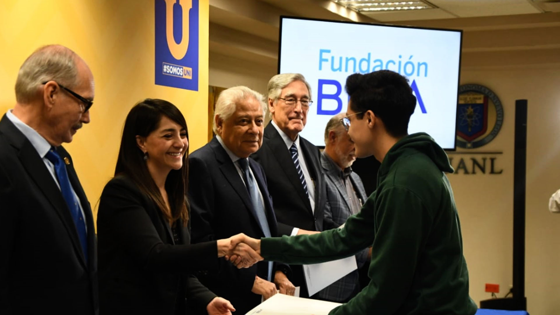 Fundación BBVA beca a alumnos de la UANL