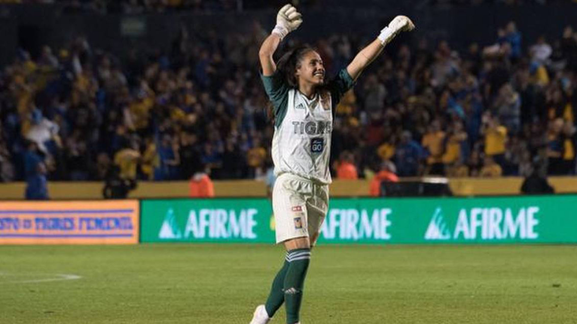 Busca Alejandra Gutiérrez doble campeonato: en el aula y en la cancha