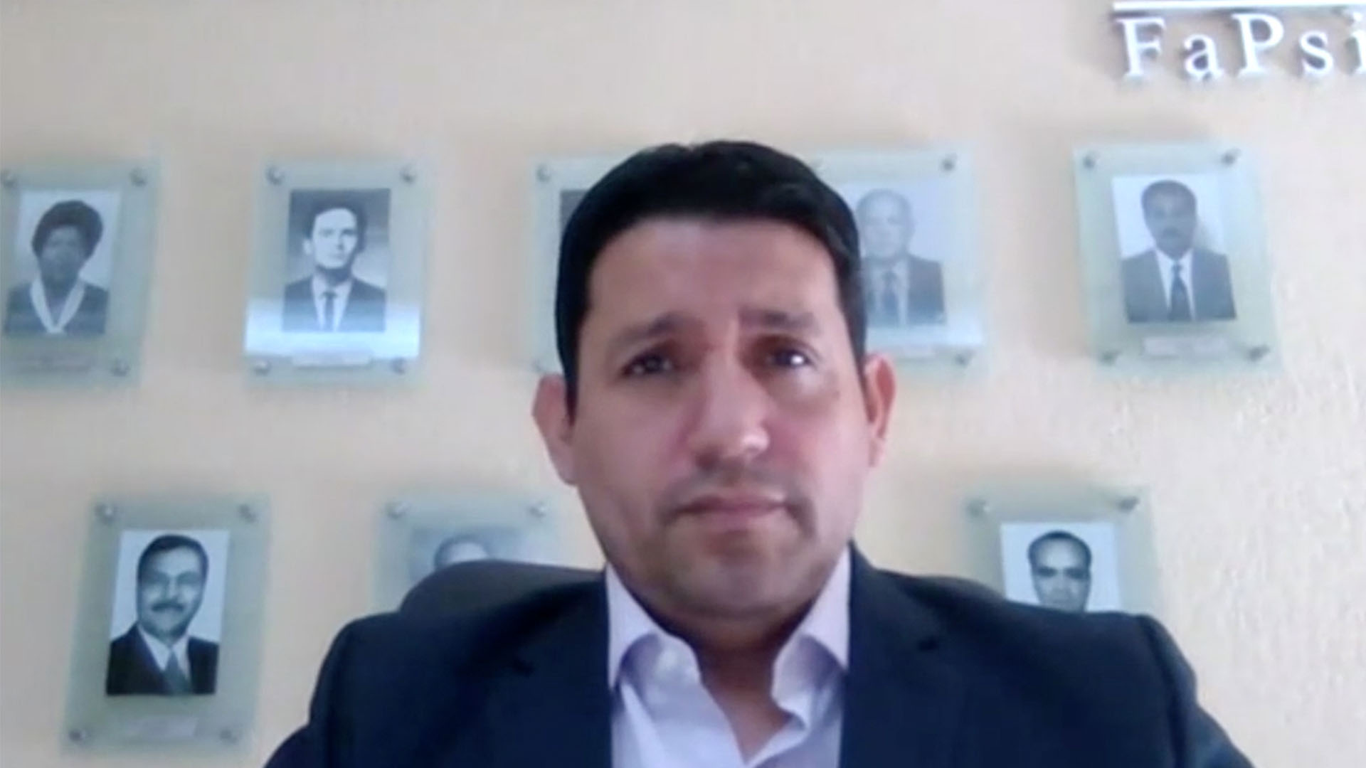 Reflexionan sobre competencias laborales del trabajador social