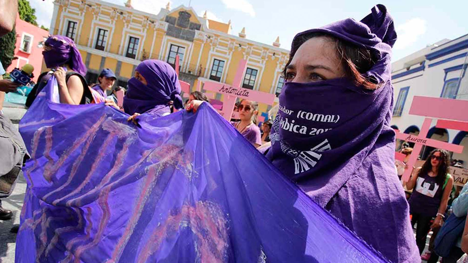 Abogadas pintan la raya a violencia contra la mujer