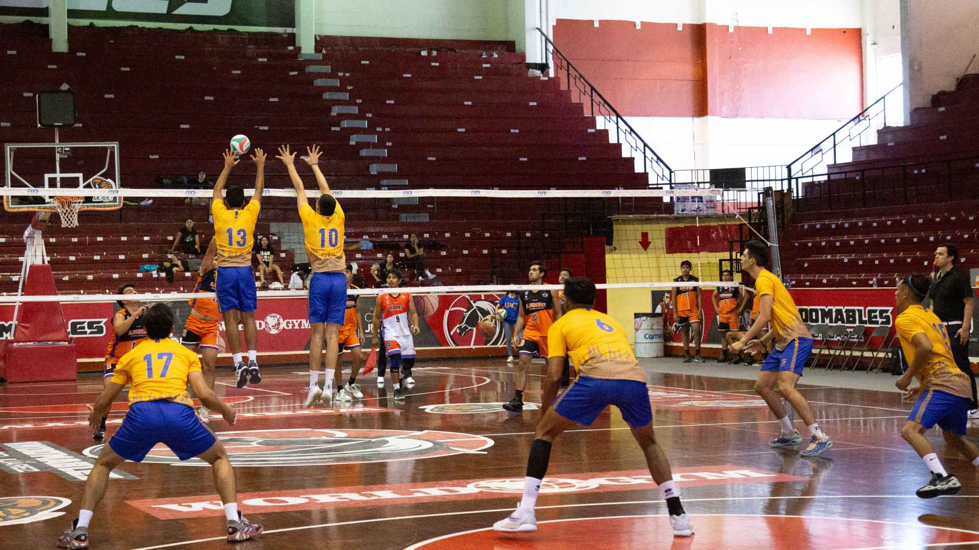 Doble victoria para Tigres en voleibol de sala