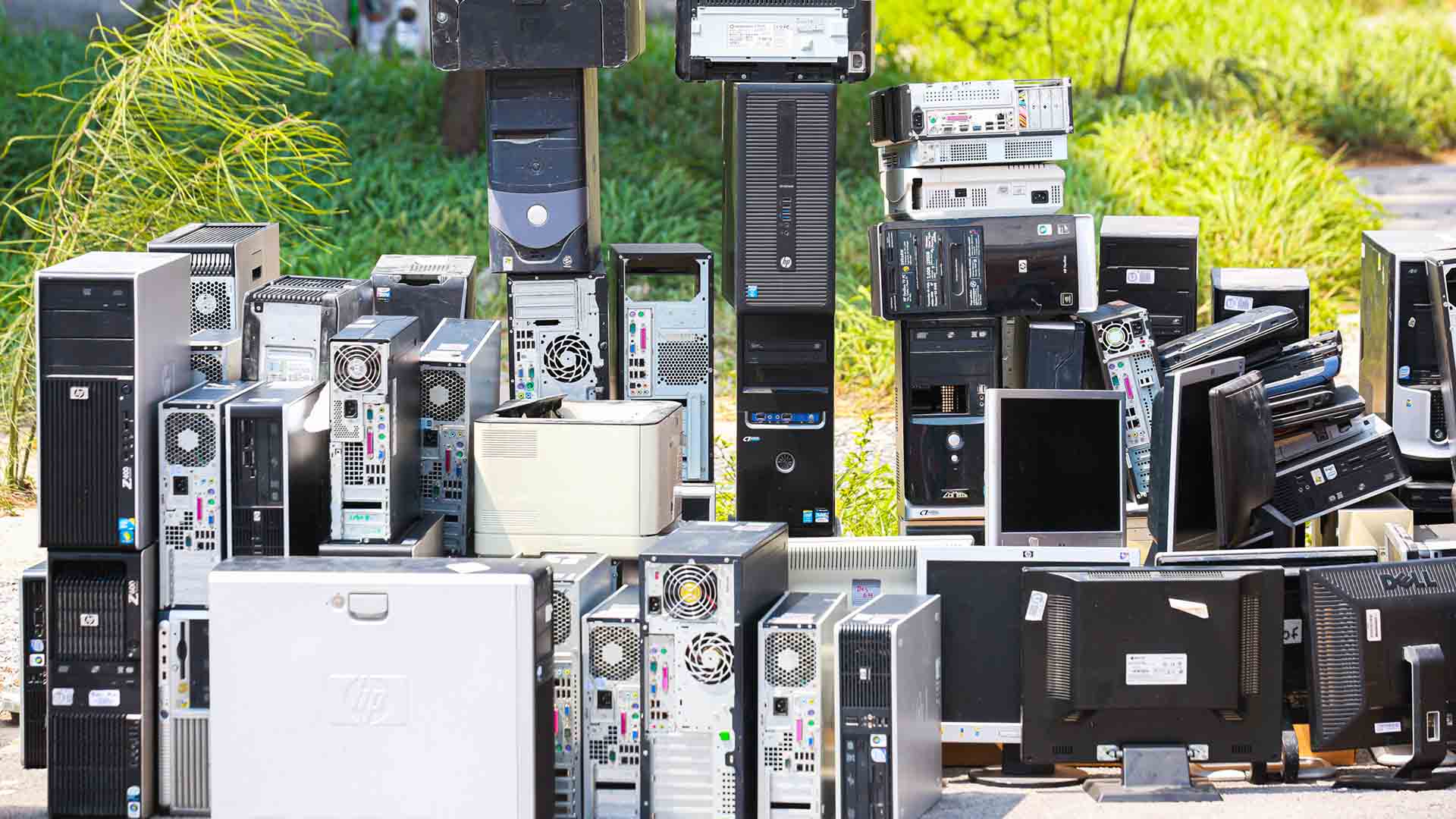 Dispone UANL 20 centros para campaña de reciclaje electrónico