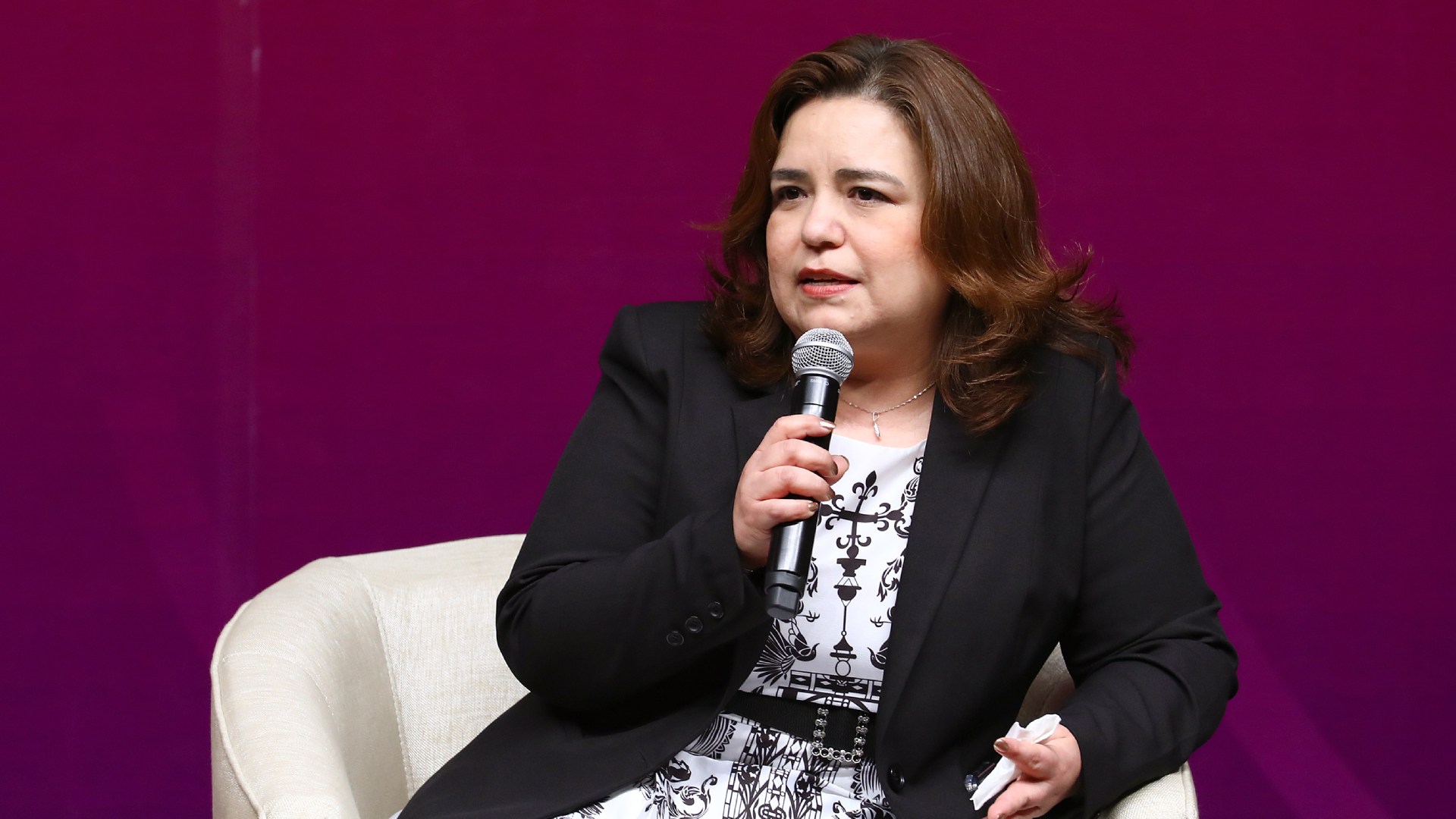 Inspiran egresadas de UANL a jóvenes universitarias