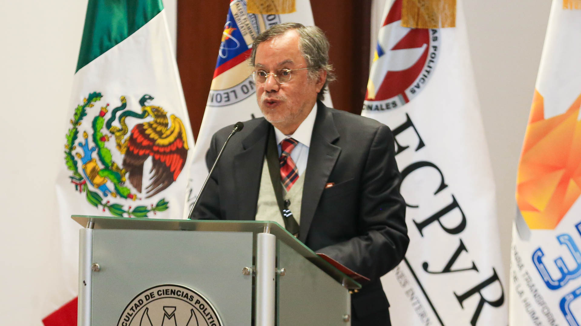 Acreditan programa de administración de energía y desarrollo sustentable