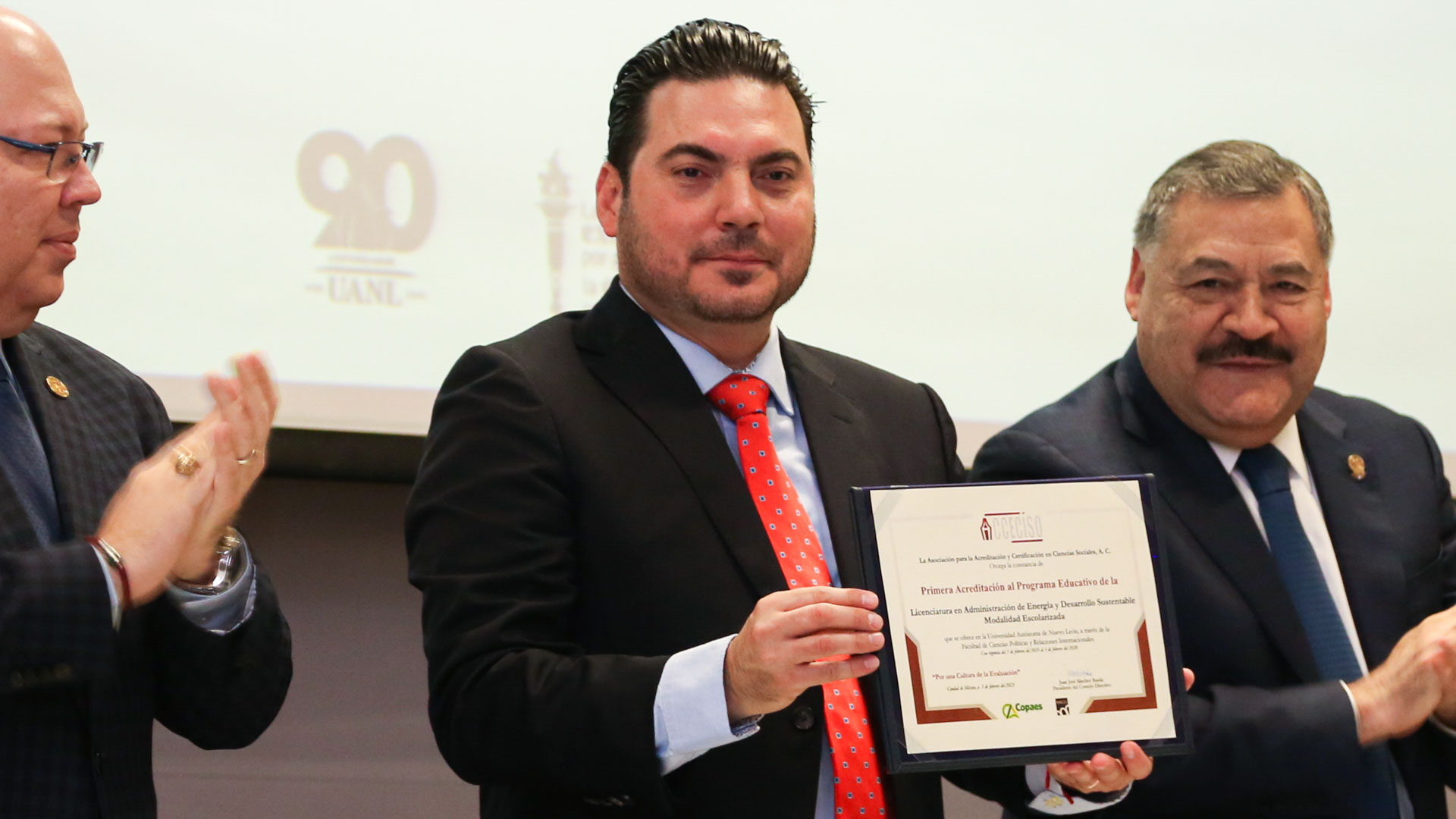 Acreditan programa de administración de energía y desarrollo sustentable