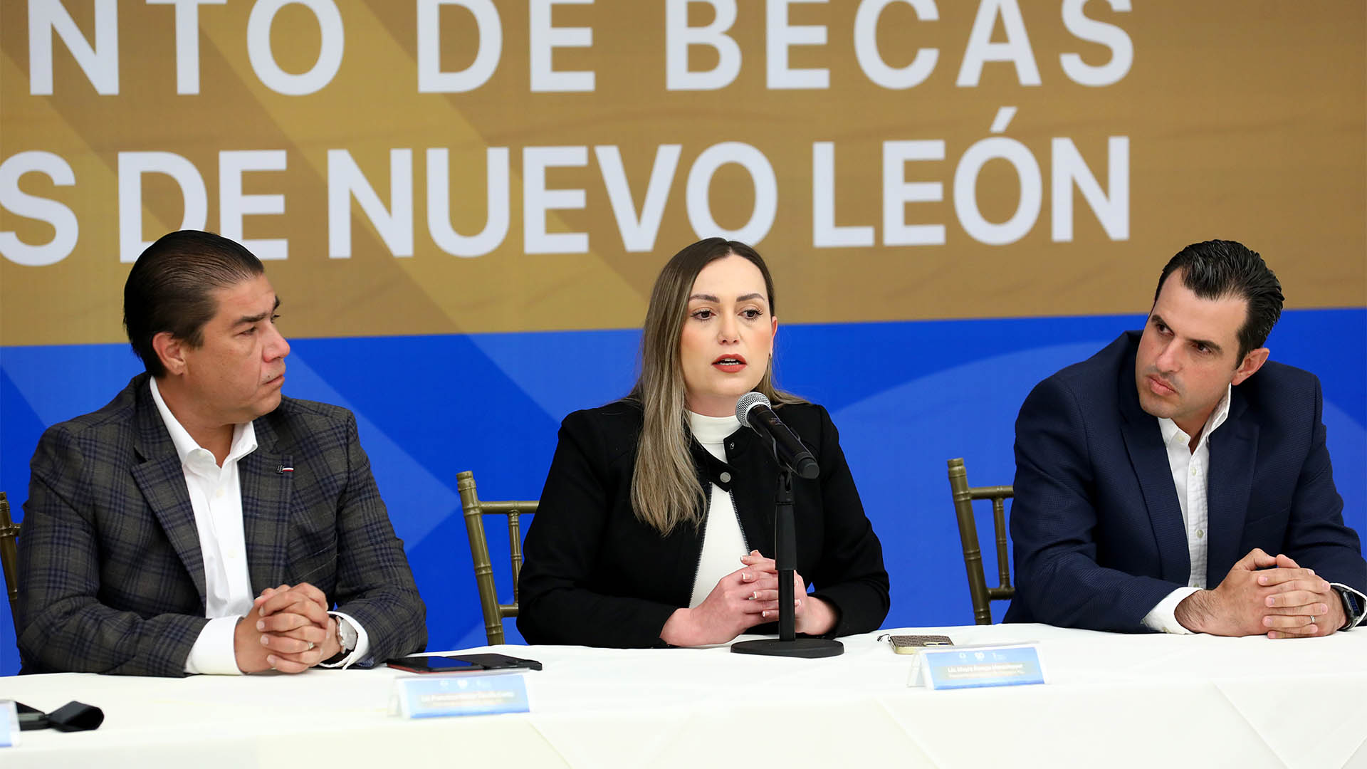 Oficializa UANL el otorgamiento de becas a 9 municipios de NL