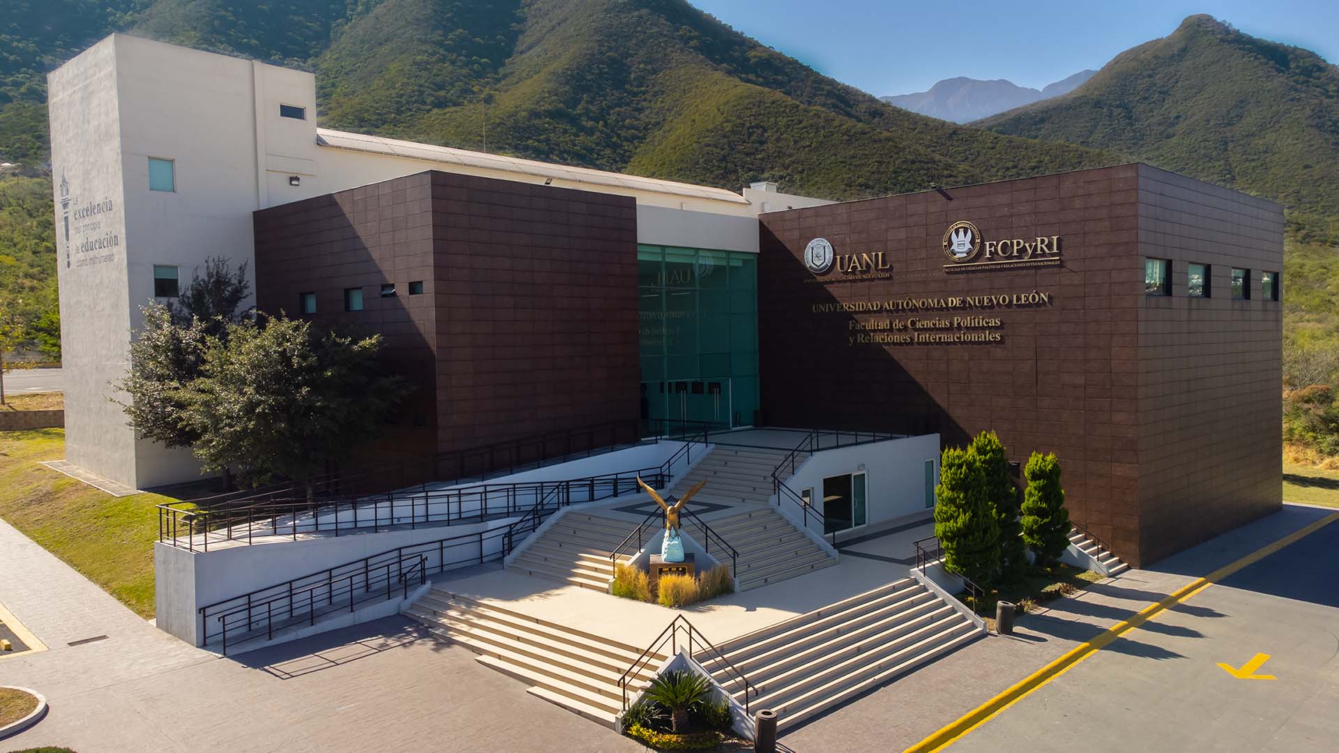 Ofrecerá UANL carrera en mercadotecnia internacional y negocios digitales