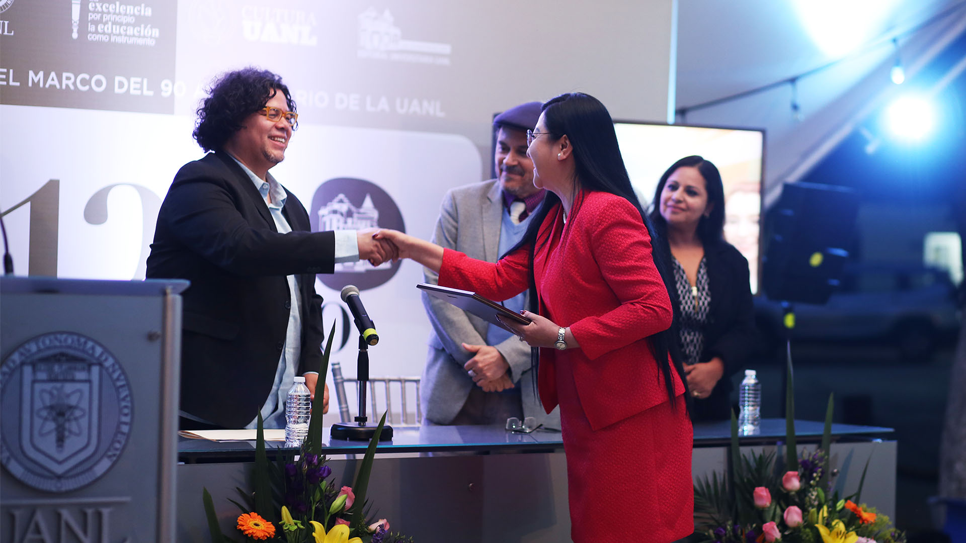Recibe Ana Macías Chiu reconocimiento al Mérito Editorial 2023