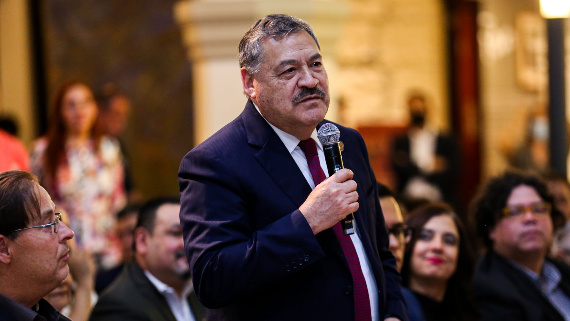 Reflexiona Fernando Marty sobre la humanidad y sus problemáticas