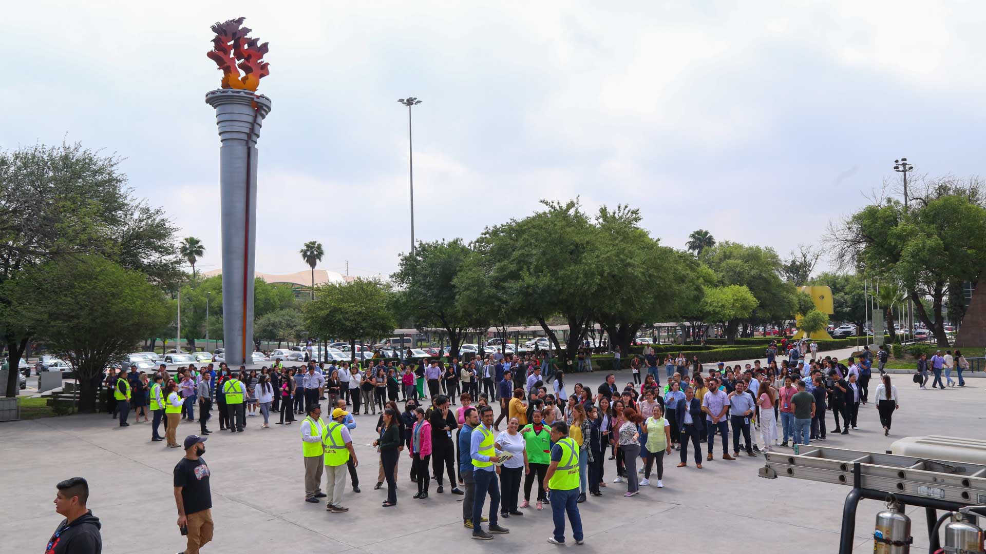 Cumple UANL con éxito en simulacro de incendio