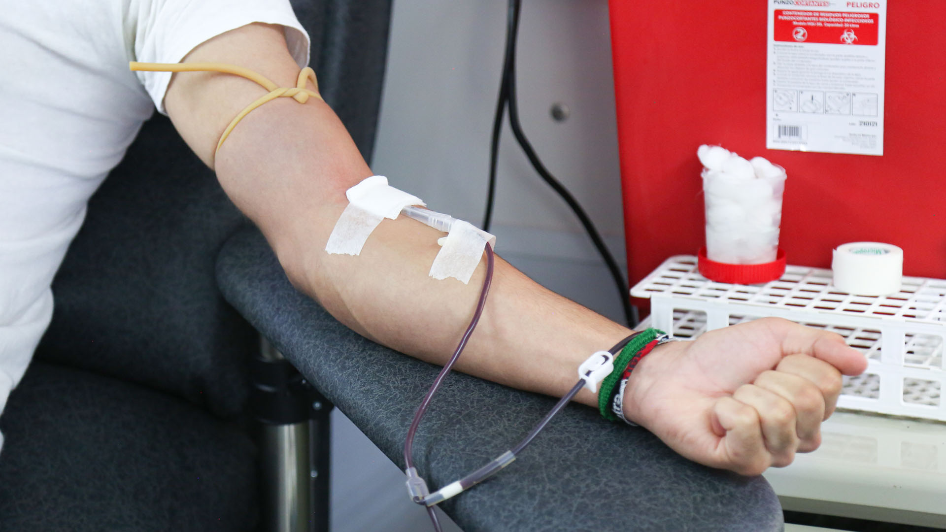 Participa UANL en jornada mundial del donante de sangre