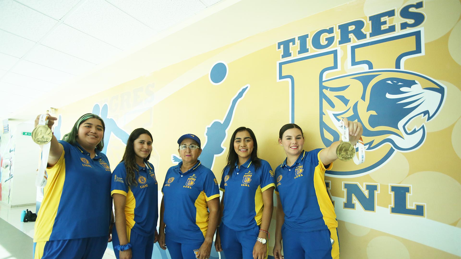 Retiene Tigres campeonato de softball femenil en Universiada