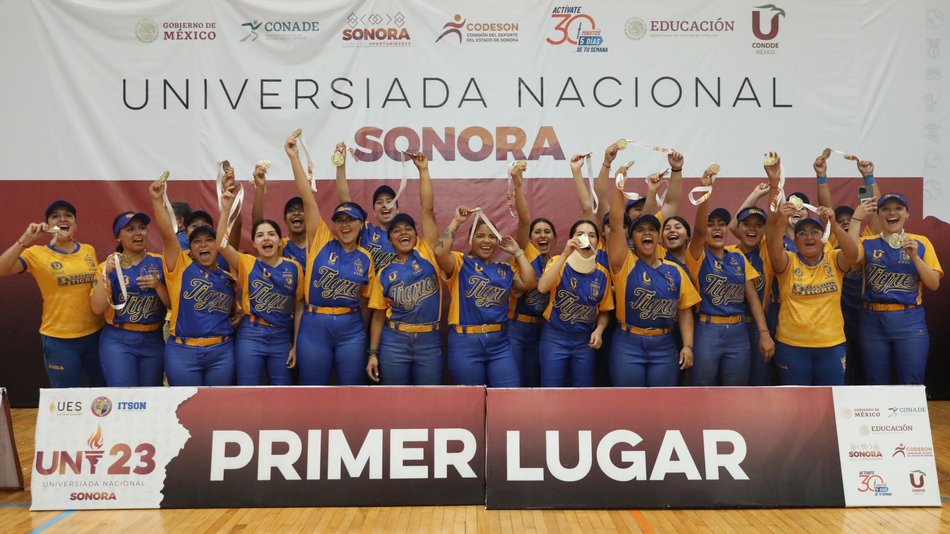 Retiene Tigres campeonato de softball femenil en Universiada