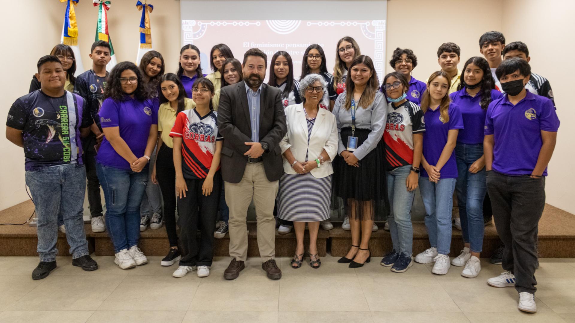 Sostienen diálogo en torno al pensamiento feminista universal