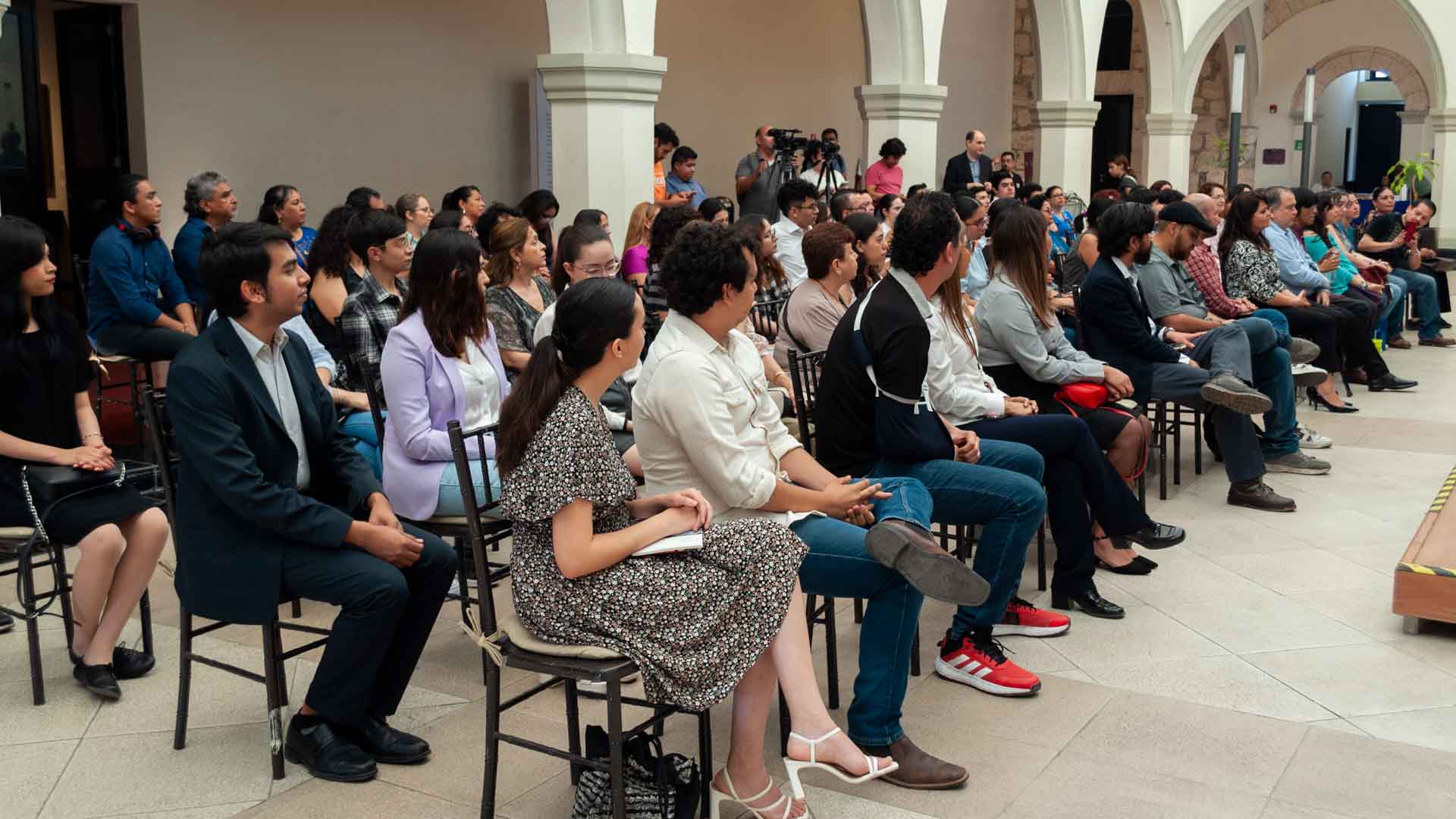 Premia UANL talento de escritores universitarios