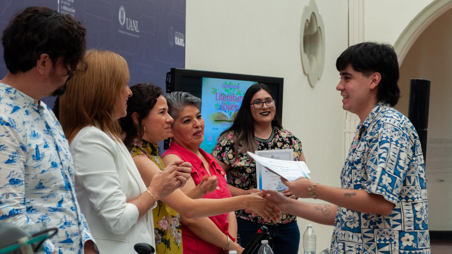 Premia UANL talento de escritores universitarios