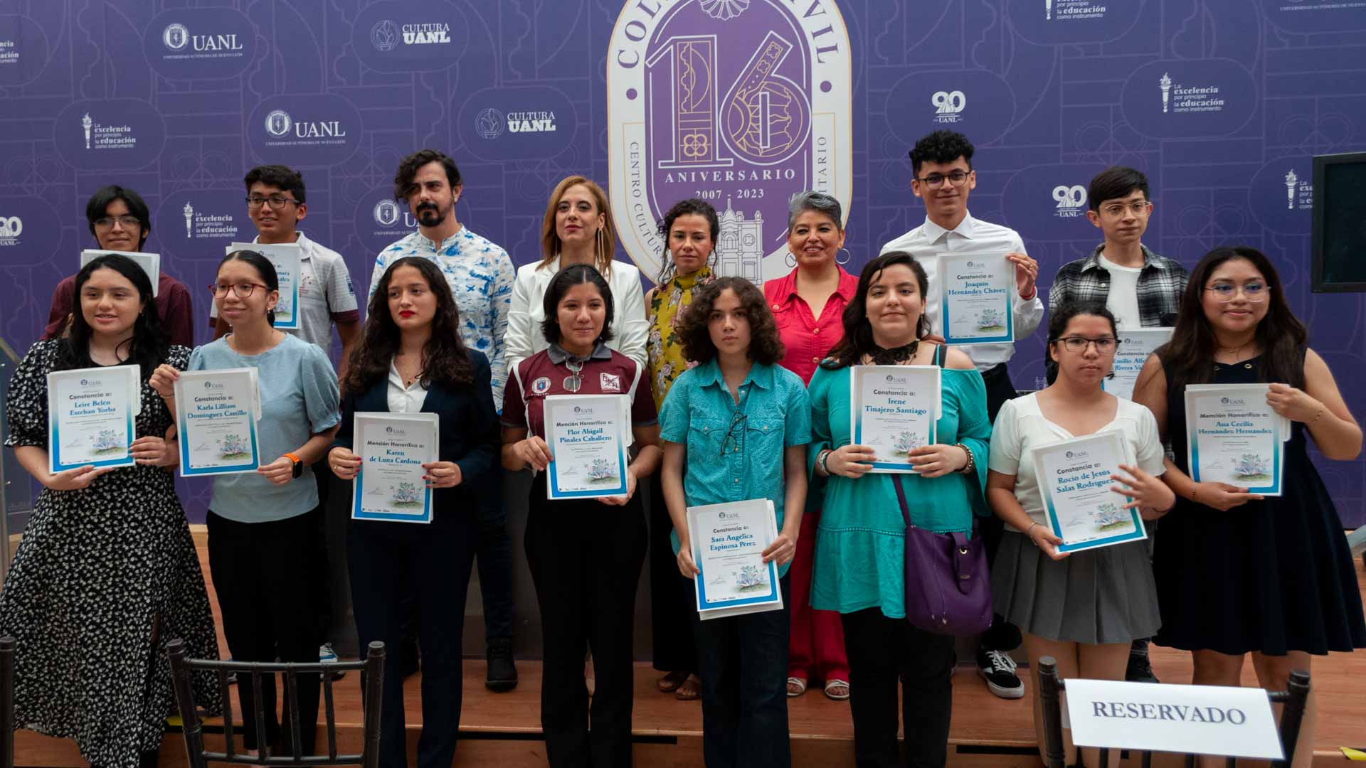 Premia UANL talento de escritores universitarios