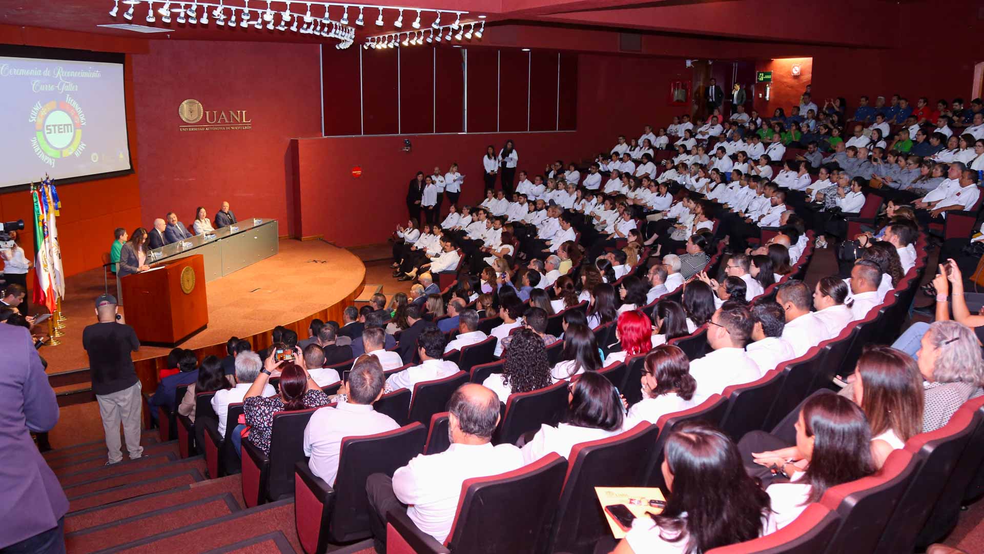 Culminan docentes de bachillerato capacitación en enseñanza STEM