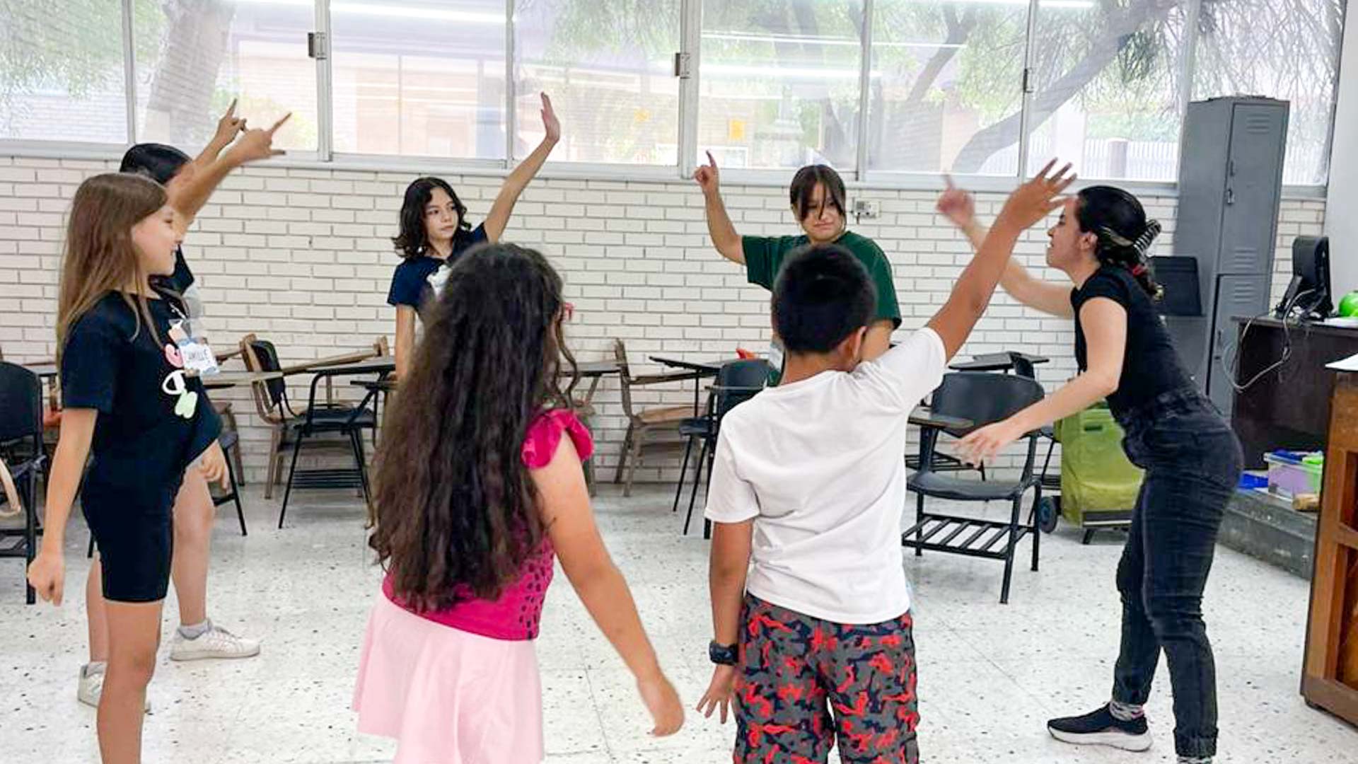 Viven niños verano artístico y musical en Campus Mederos