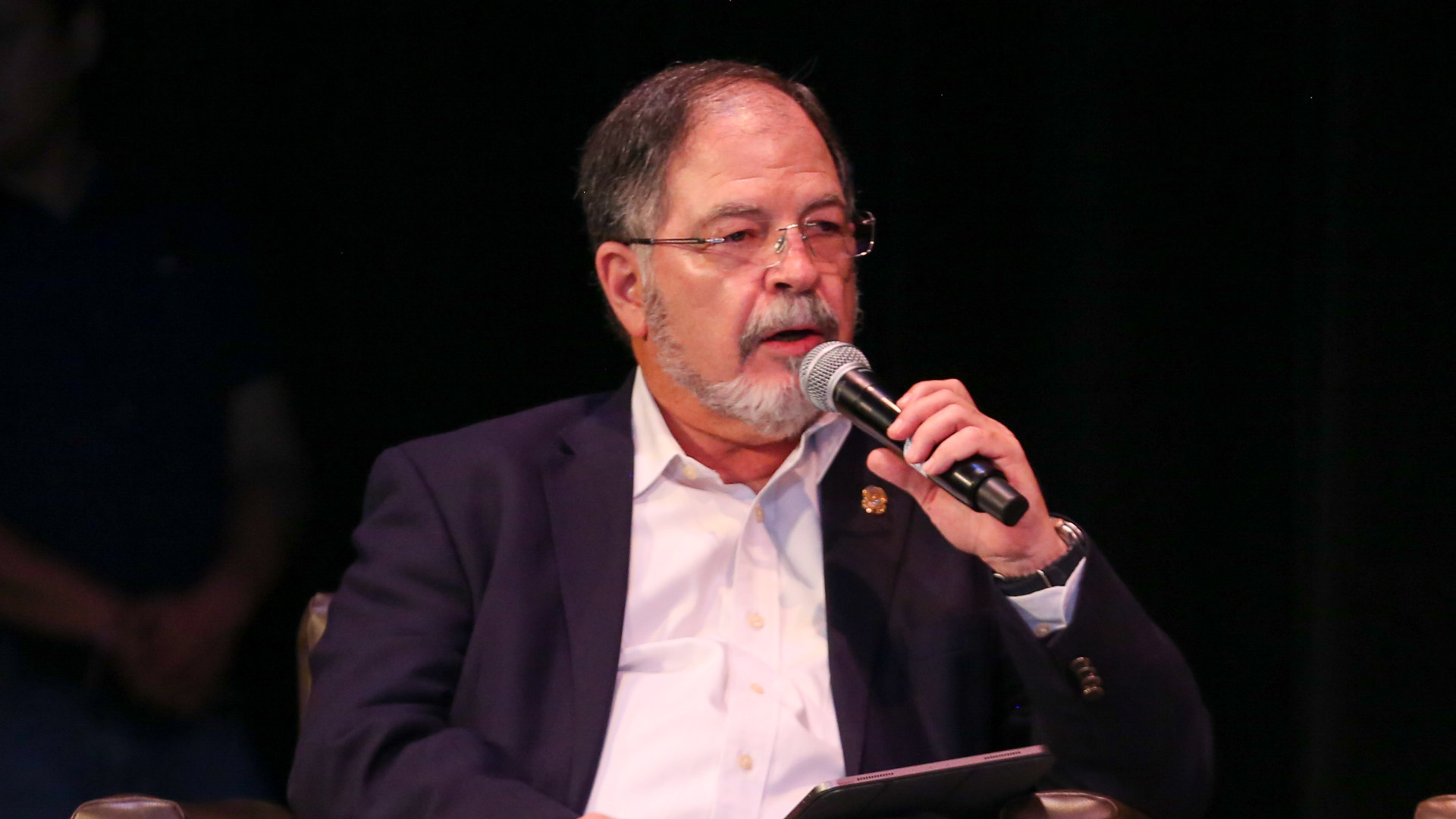 Dialogan en UANL sobre panorama de la ciencia y educación en México