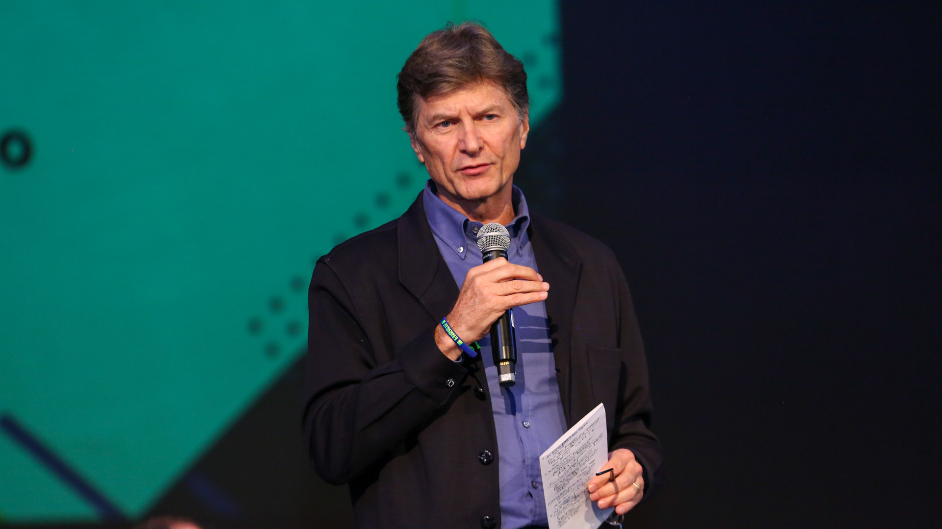 Dialogan en UANL sobre panorama de la ciencia y educación en México