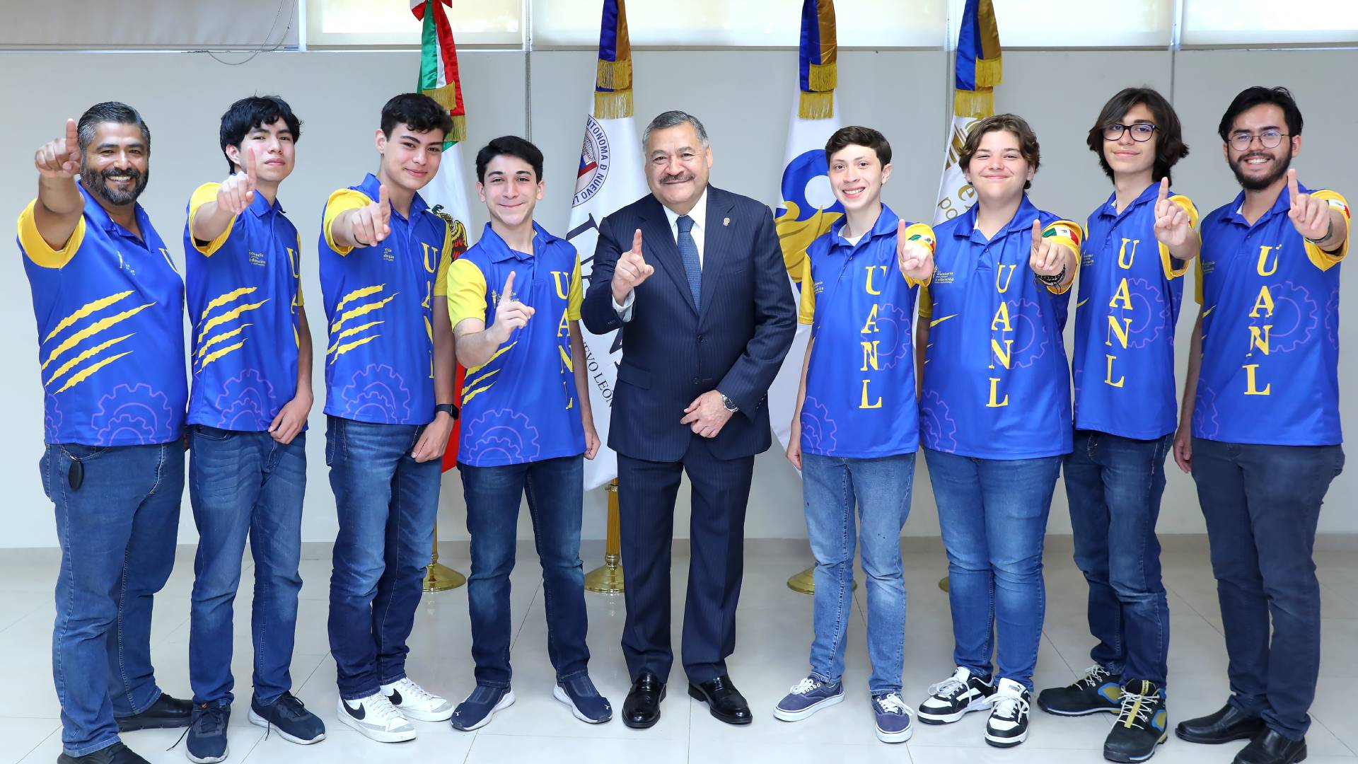 Refrenda UANL apoyo a estudiantes talento