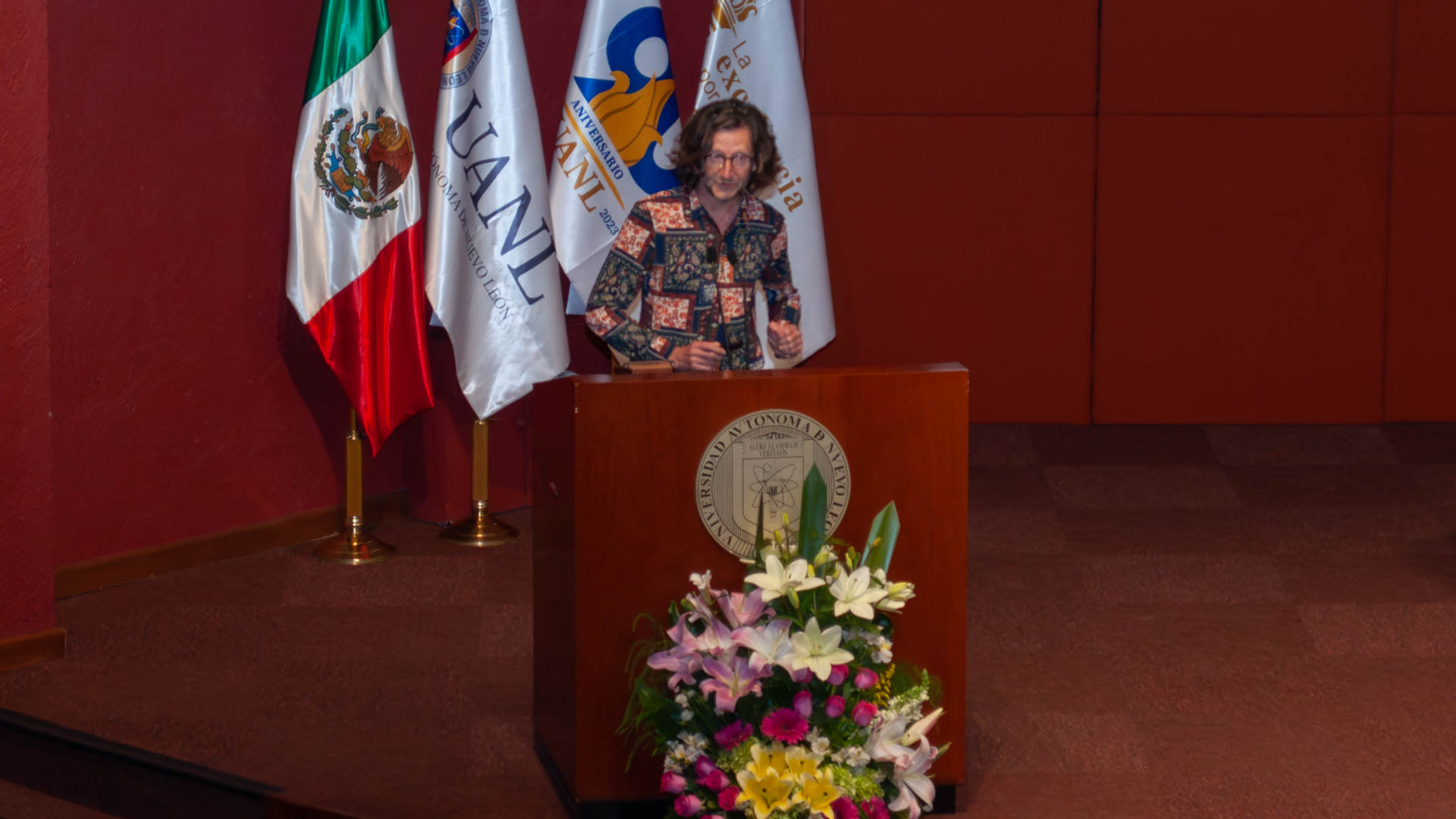 Comparte François Vallaeys su visión de la responsabilidad social a comunidad universitaria
