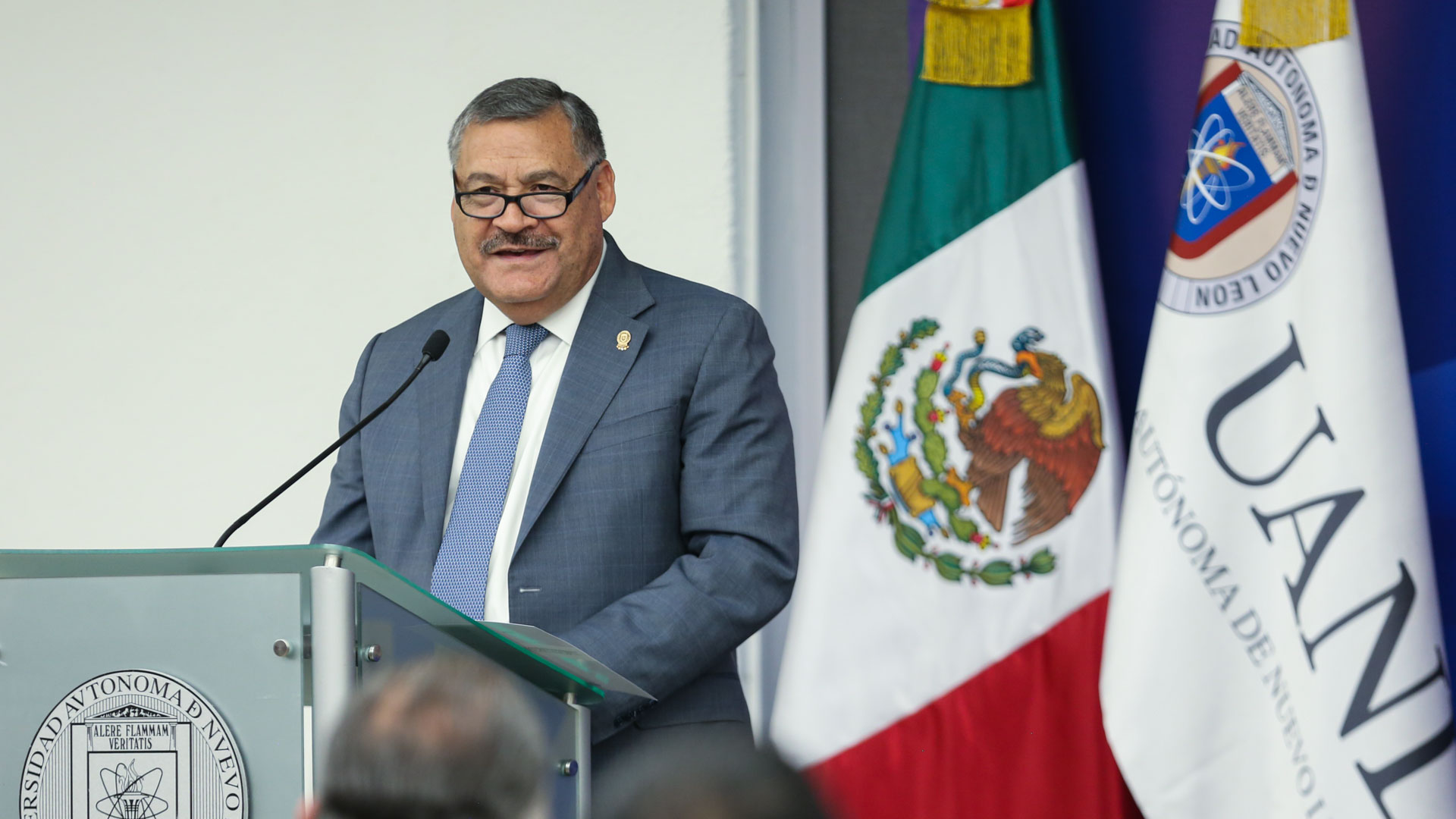 Premian a periodistas de NL y reconocen a Rector