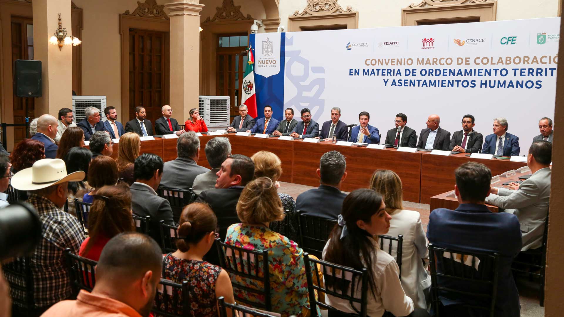 Presencia UANL firma del acuerdo estatal de ordenamiento territorial