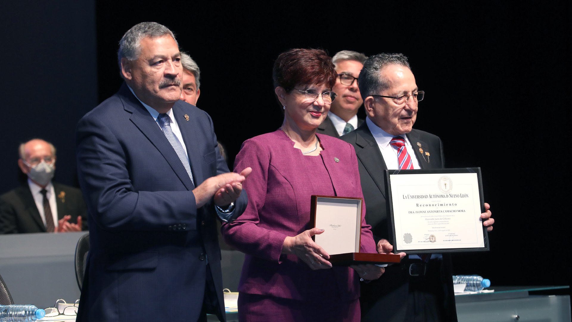 H. Junta de Gobierno de UANL toma protesta a Edith Vásquez Farías como nuevo miembro
