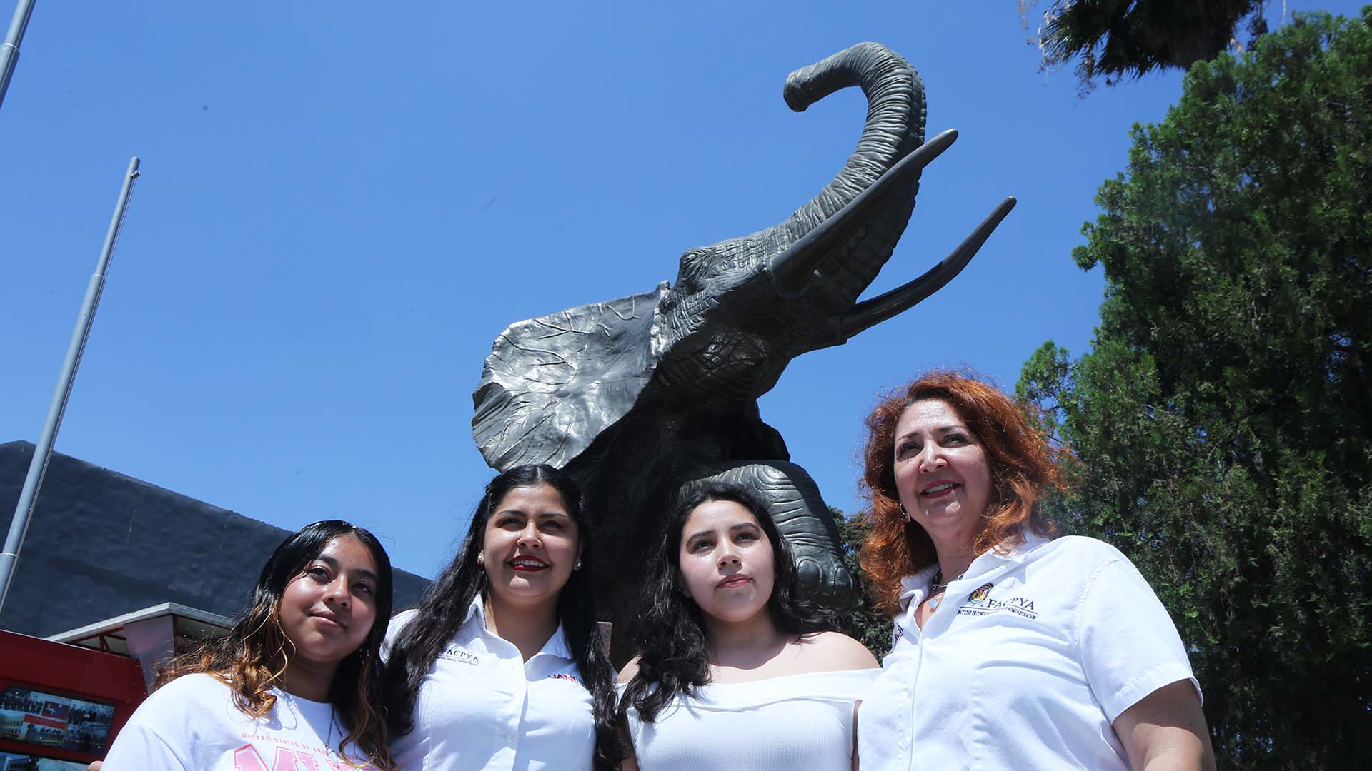 Ofrece FACPYA talleres sobre sororidad y perspectiva de género