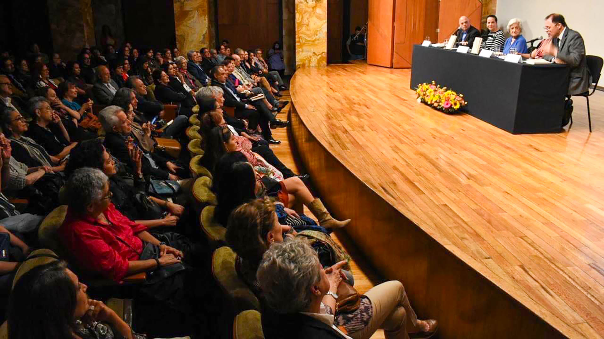 Presentan libro de UANL sobre Miriam Kaiser en Palacio de Bellas Artes