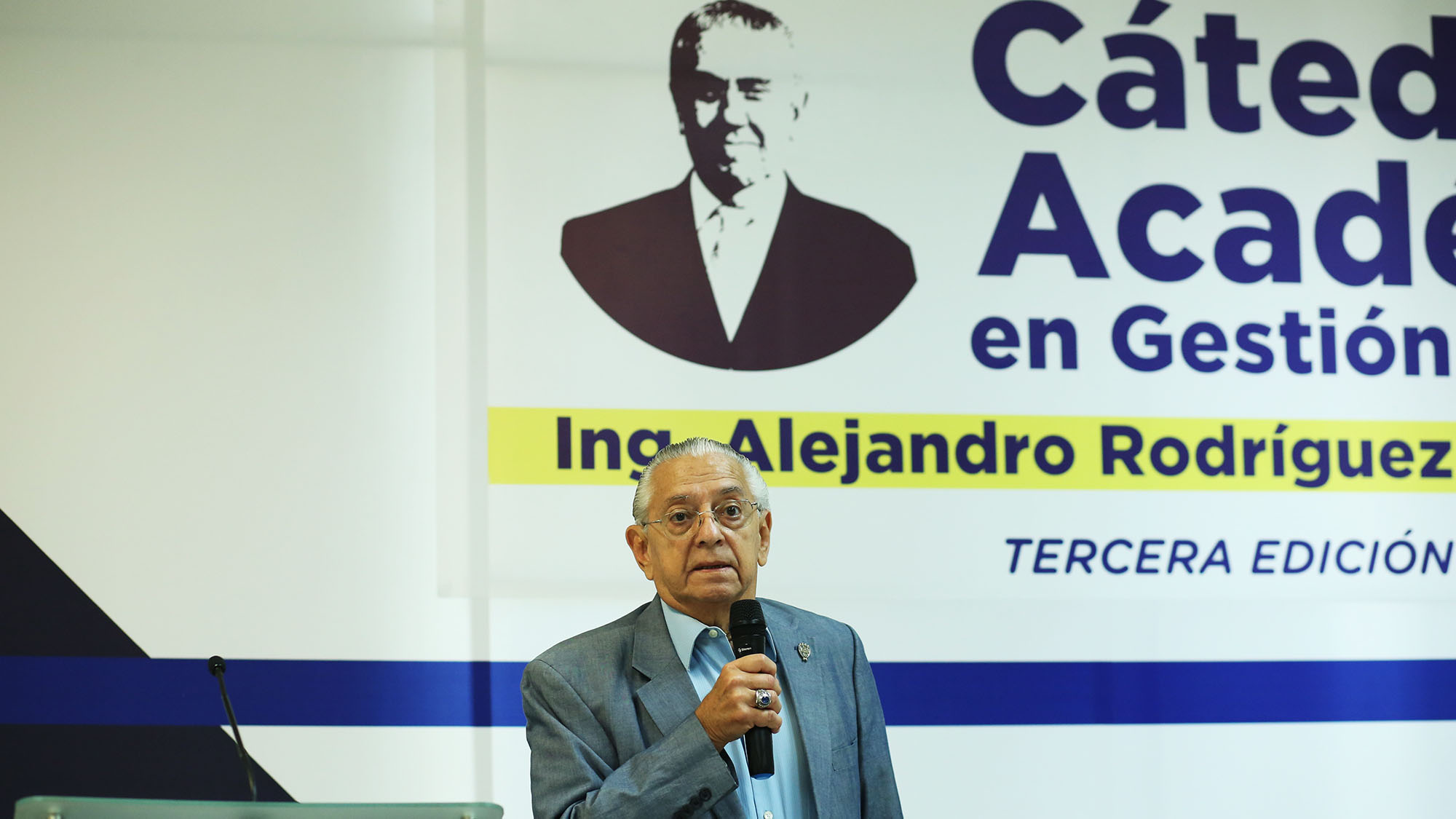 Comparten secretos del marketing deportivo en cátedra “Ing. Alejandro Rodríguez Miechielsen”