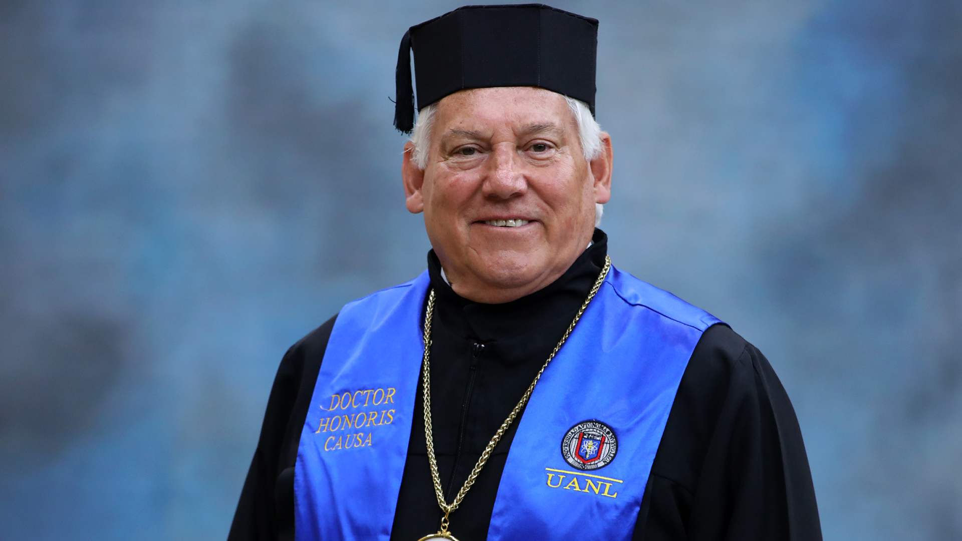 Concede UANL Honoris Causa a Julio Frenk y Víctor Manuel Villalobos