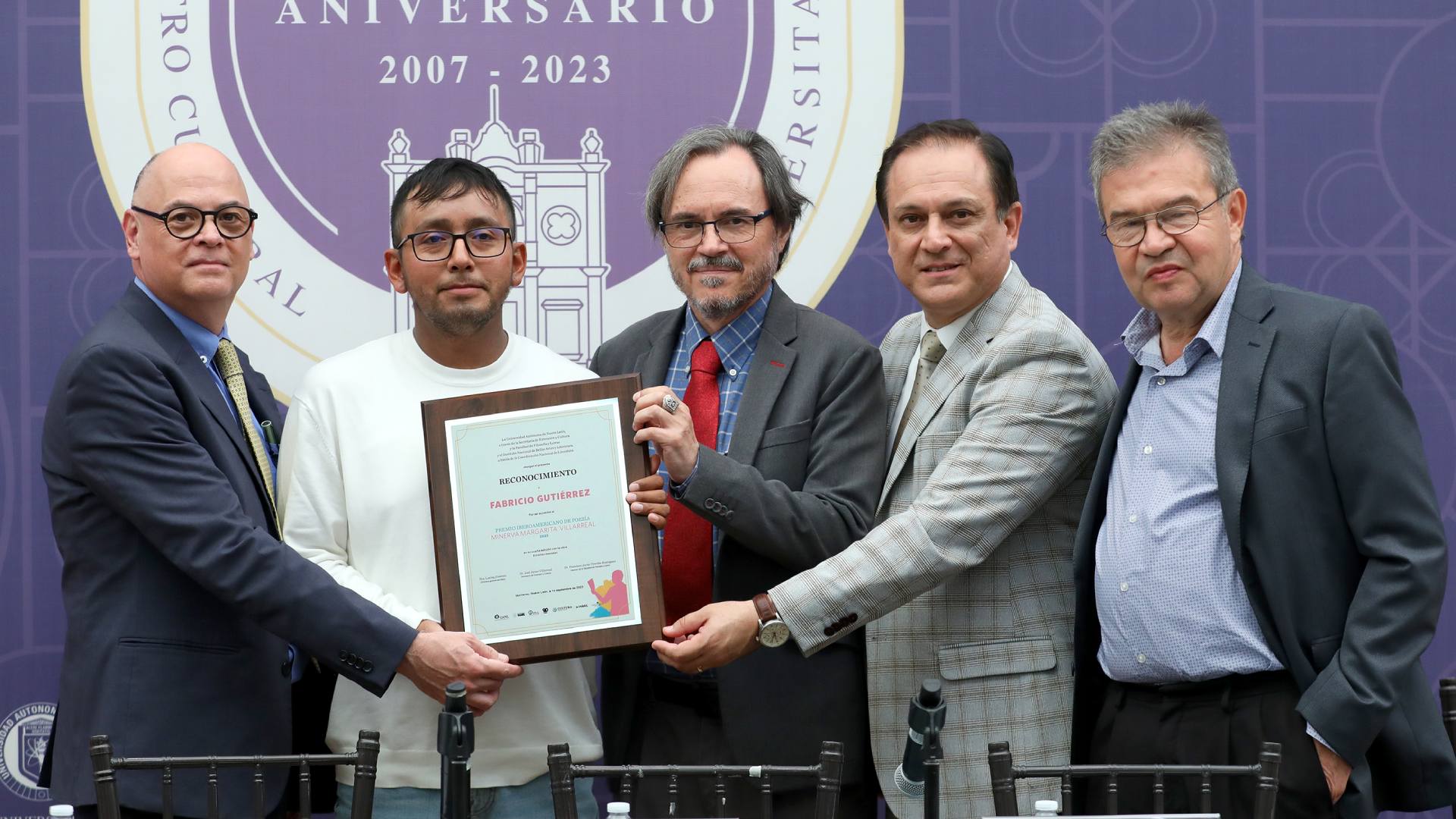 Recibe Fabricio Gutiérrez premio “Minerva Margarita Villarreal"