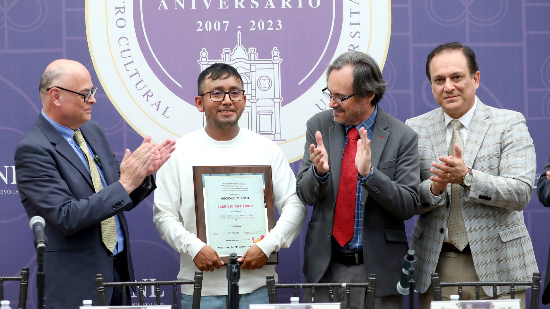 Recibe Fabricio Gutiérrez premio “Minerva Margarita Villarreal"