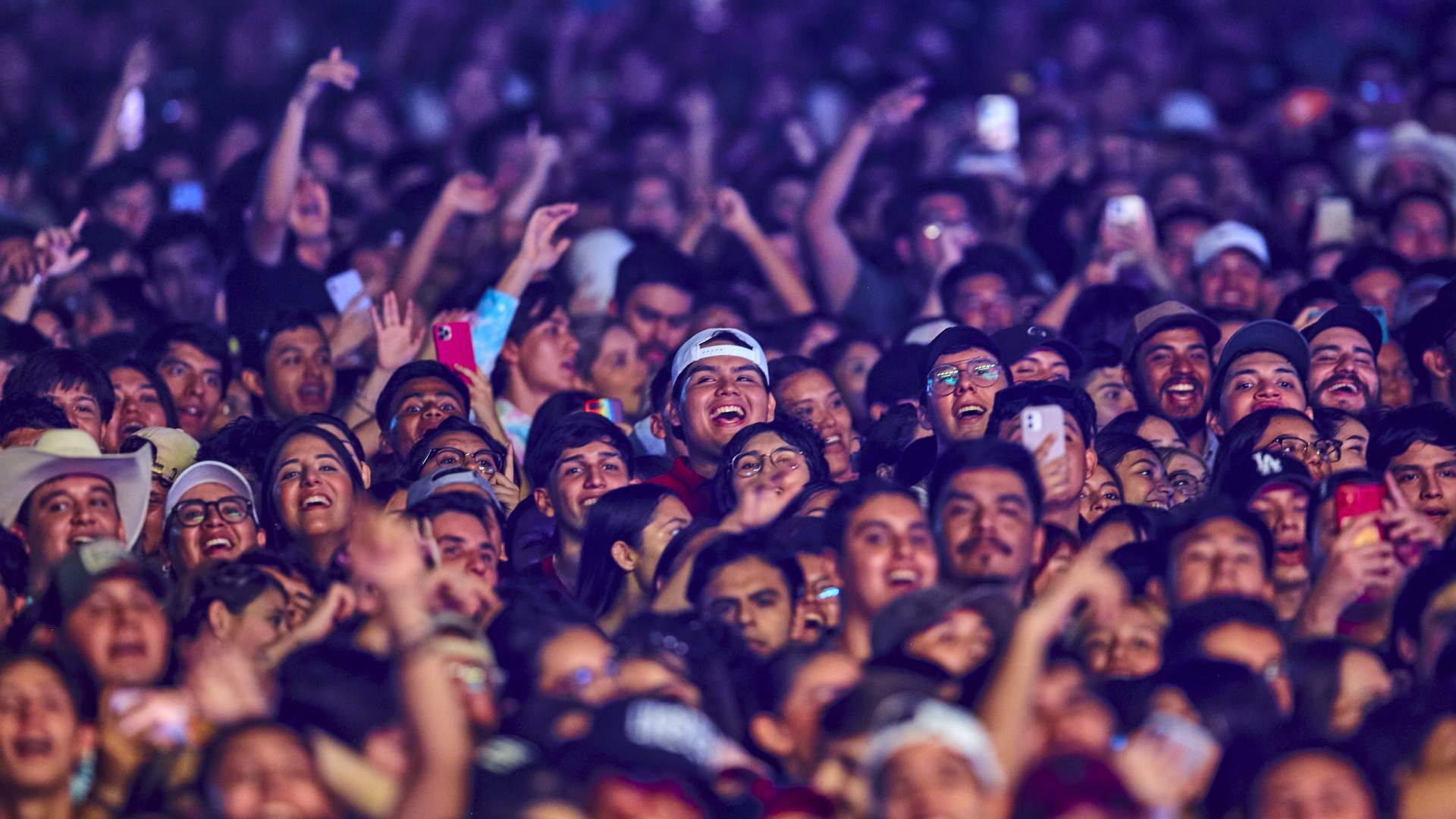 Corona UANL 90 años con espectacular concierto y explosivo show de drones