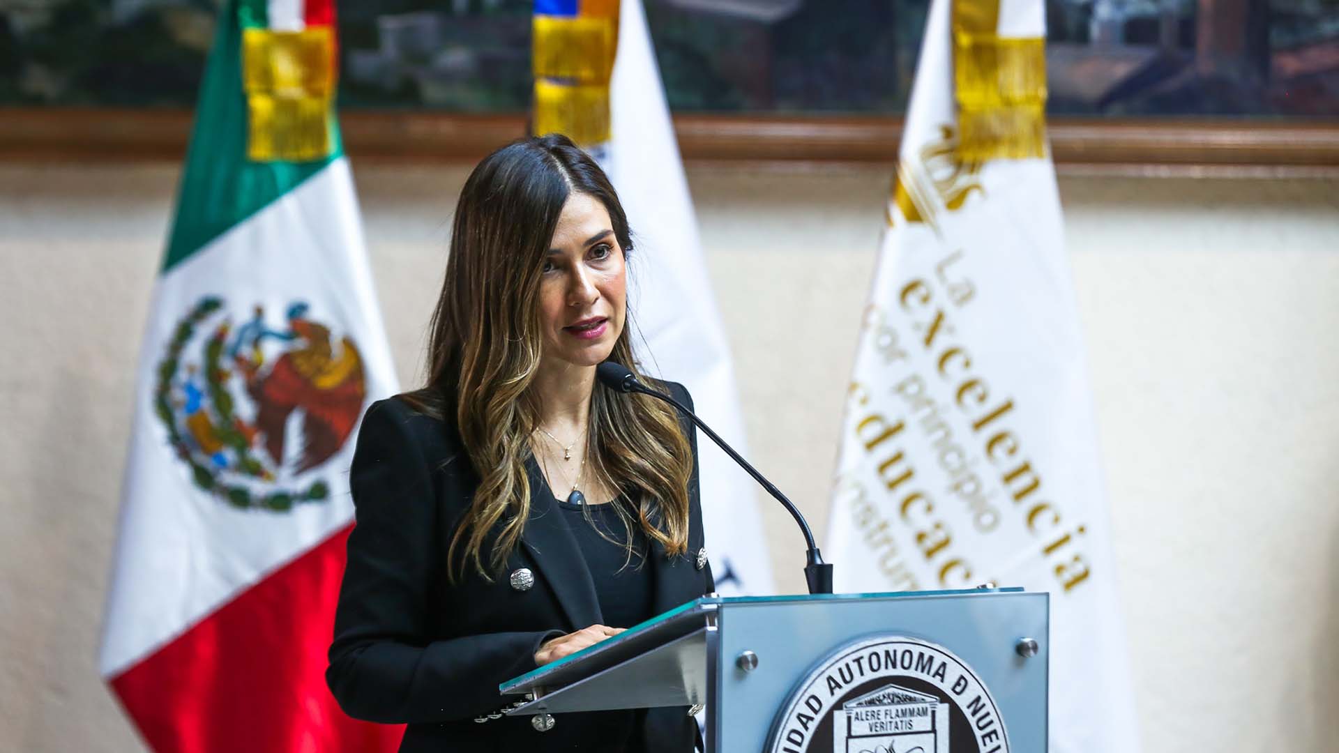 Honra UANL al doctor Luis Eugenio Todd