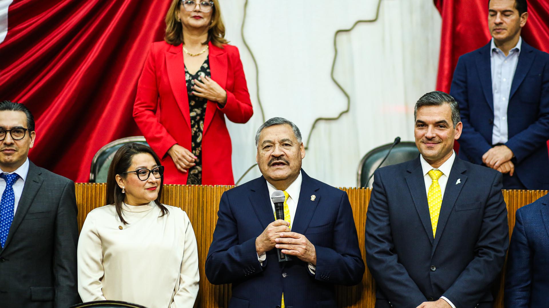 Reconoce Congreso liderazgo estatal en materia educativa y salud de la UANL