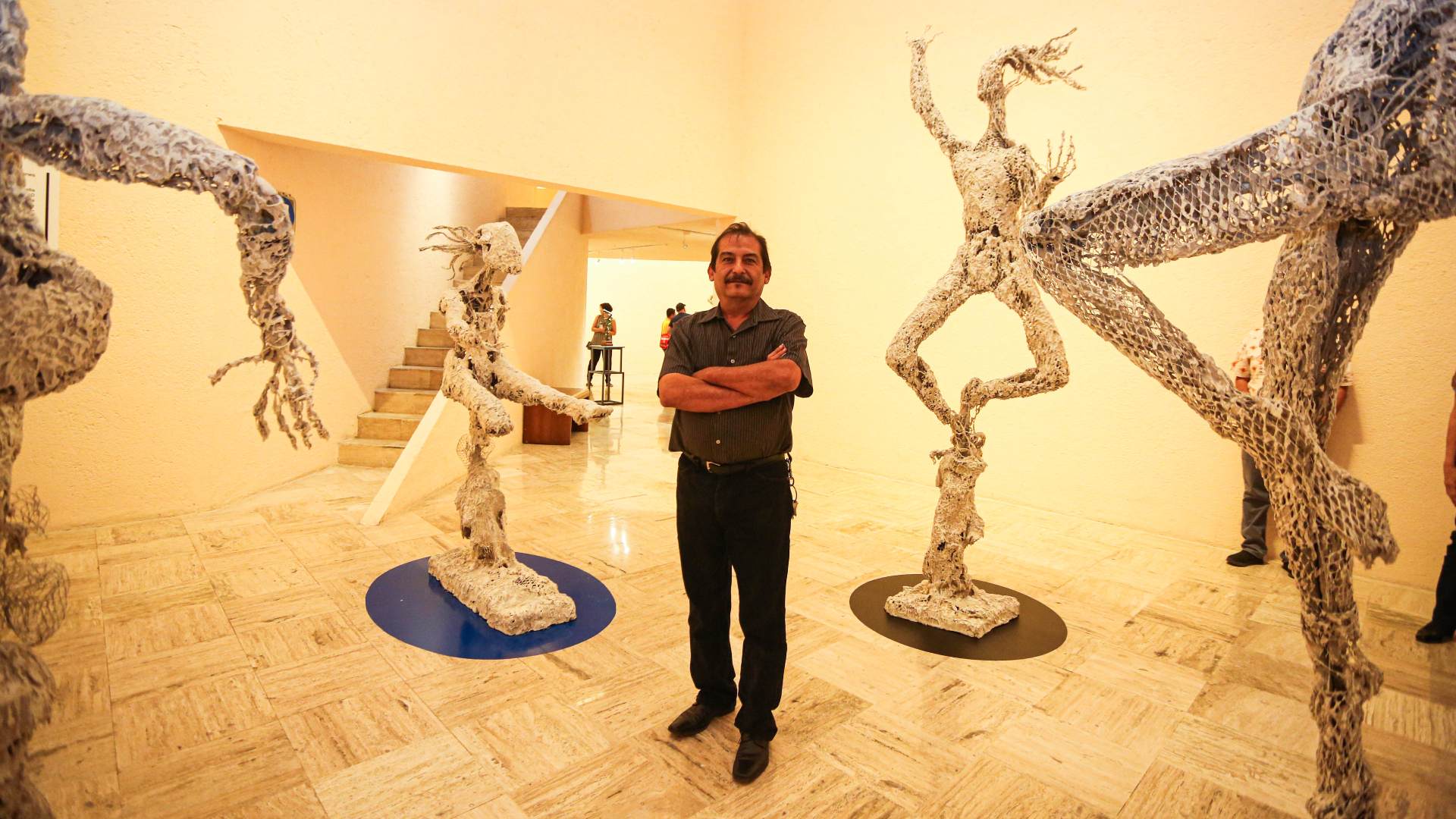 Presenta la BURFF dos exposiciones con obra escultórica