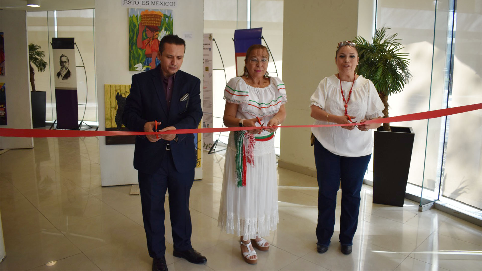 Inaugura FACDYC exposición de pintura "Esto es México"