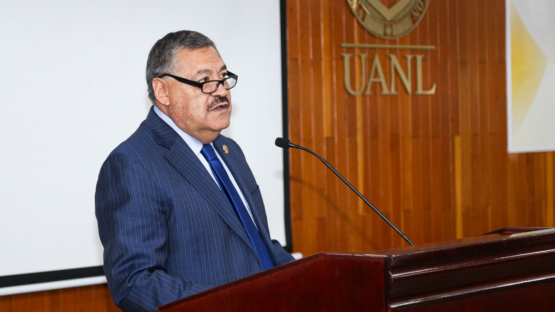 Mesa directiva de FCQ trabajará por una educación integral