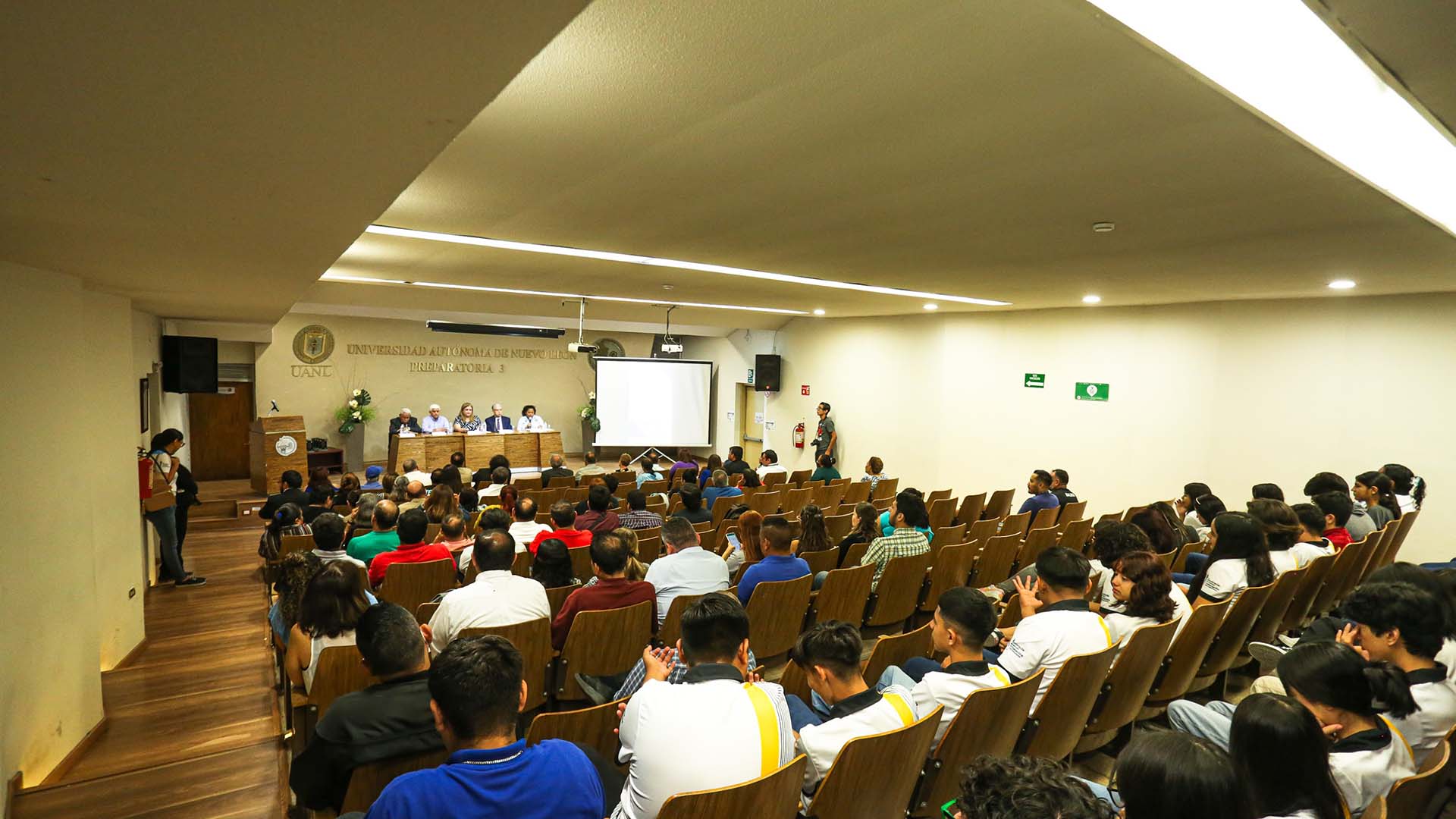 Presentan número especial de aniversario de revista Reforma Siglo XXI