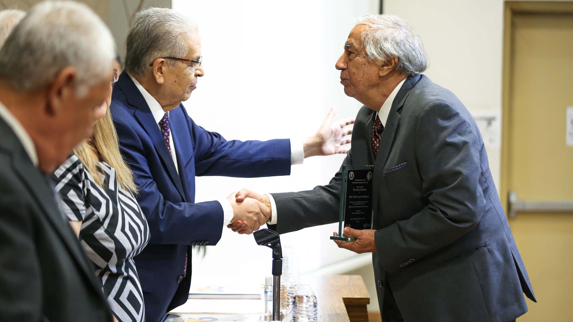 Presentan número especial de aniversario de revista Reforma Siglo XXI