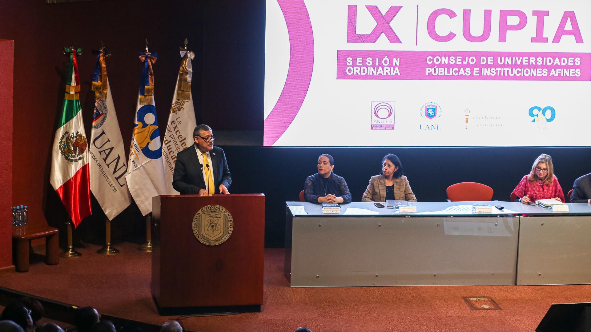 Sesionan en UANL rectores de universidades e institutos públicos de México