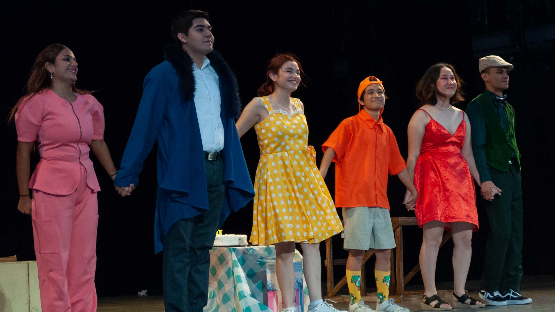 Viven estudiantes fiesta teatral en Aula Magna