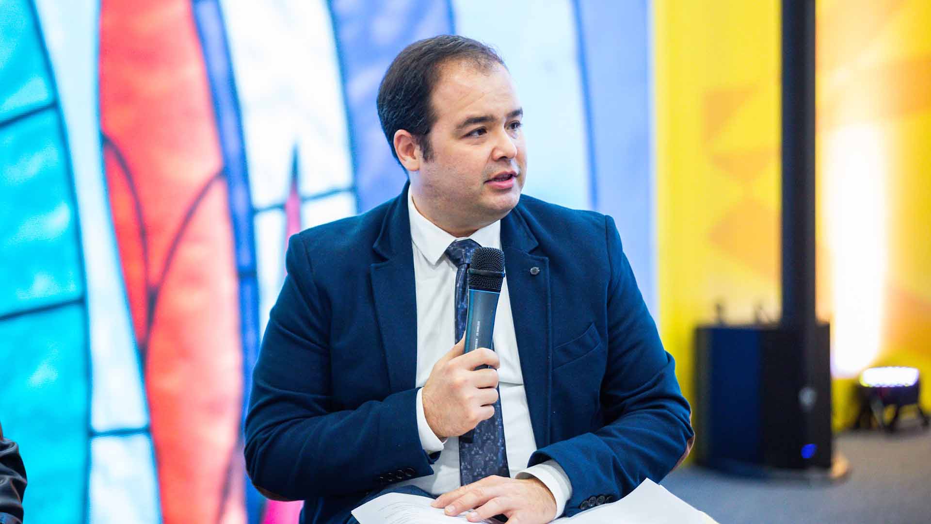 Crea con periodismo científico puente entre ciencia y sociedad