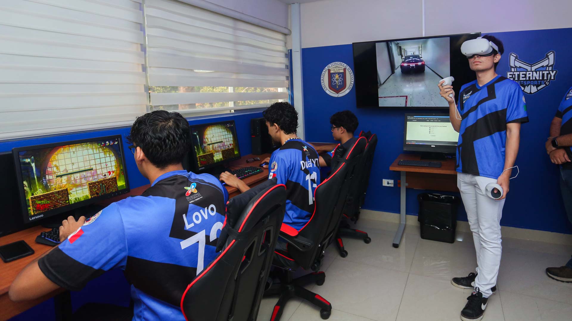 UANL puso en marcha el laboratorio de industria 4.0 e innovación tecnológica en la Prepa 15